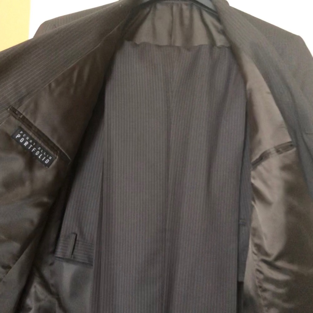 Perry Ellis men’s suite